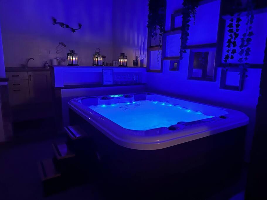 Relax Nella Jacuzzi In Toscana Colle di Val d'Elsa Eksteriør billede