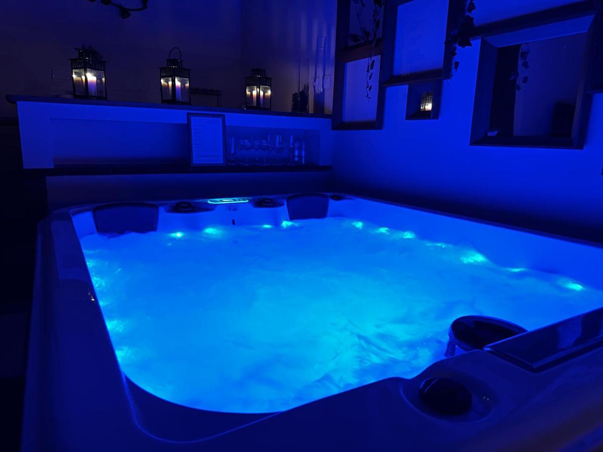 Relax Nella Jacuzzi In Toscana Colle di Val d'Elsa Eksteriør billede